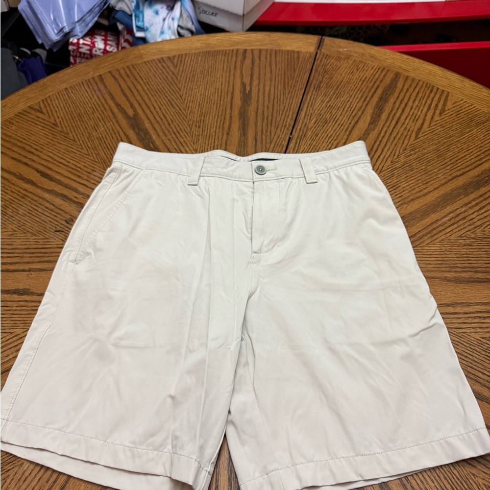 Southern Tide Men's Cream Casual Shorts - Classic Summer Style